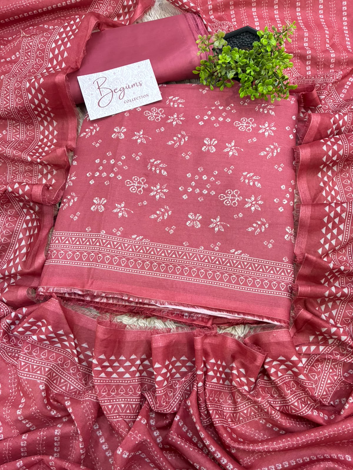 PRINTED LAWN SUIT - SHIRT FABRIC 3 meters - Bottom 2.5 meters - Dupatta 2.5 meters